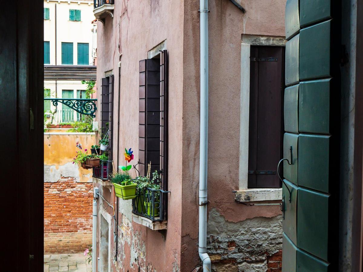 Love Island Venice Ngoại thất bức ảnh