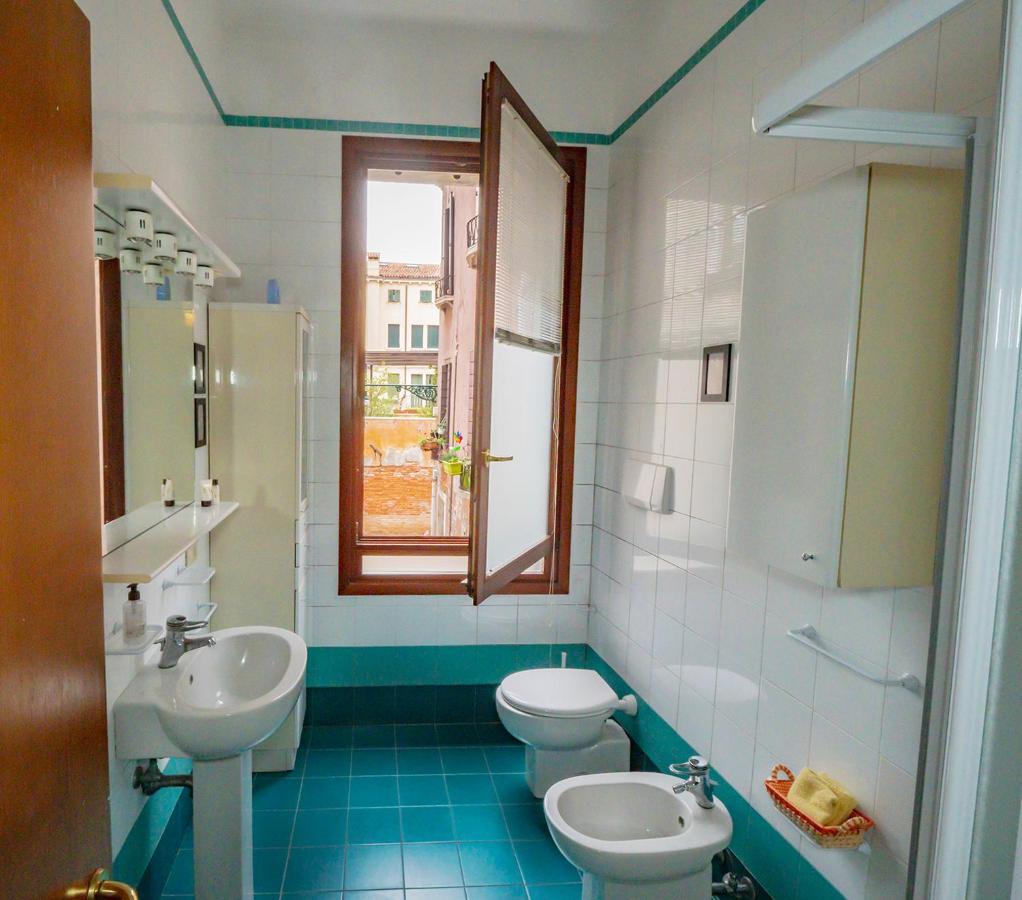Love Island Venice Ngoại thất bức ảnh