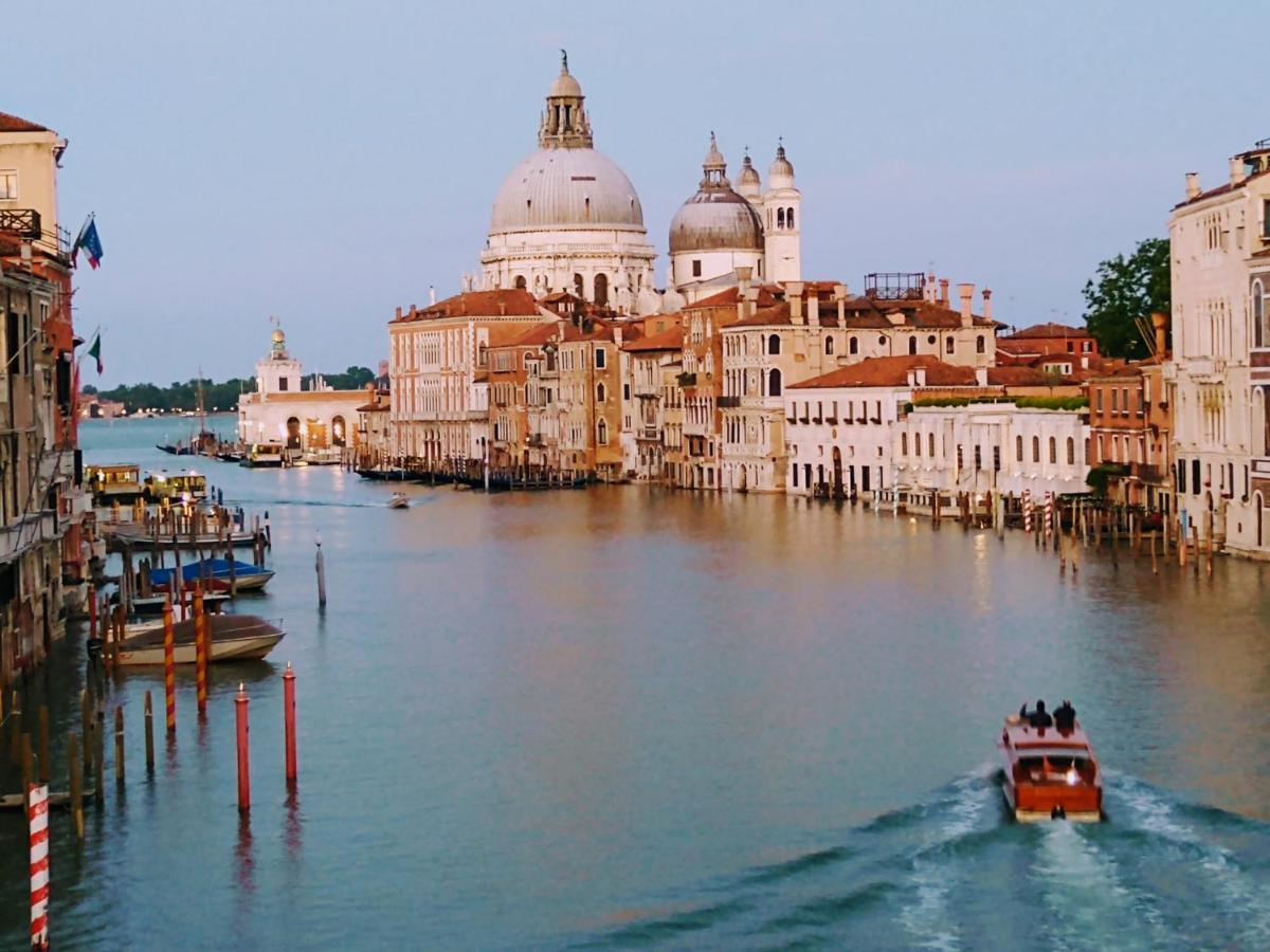Love Island Venice Ngoại thất bức ảnh