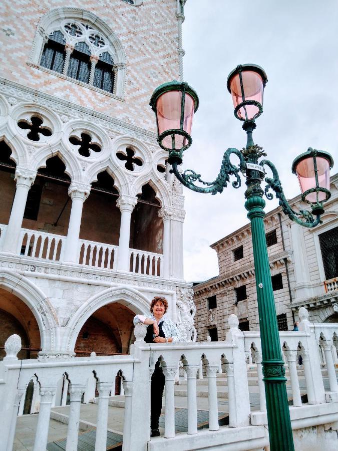 Love Island Venice Ngoại thất bức ảnh